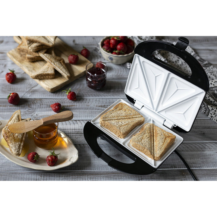 Camry sandwich maker, ceramic non-stick coating, max. power 850W, CR 3018