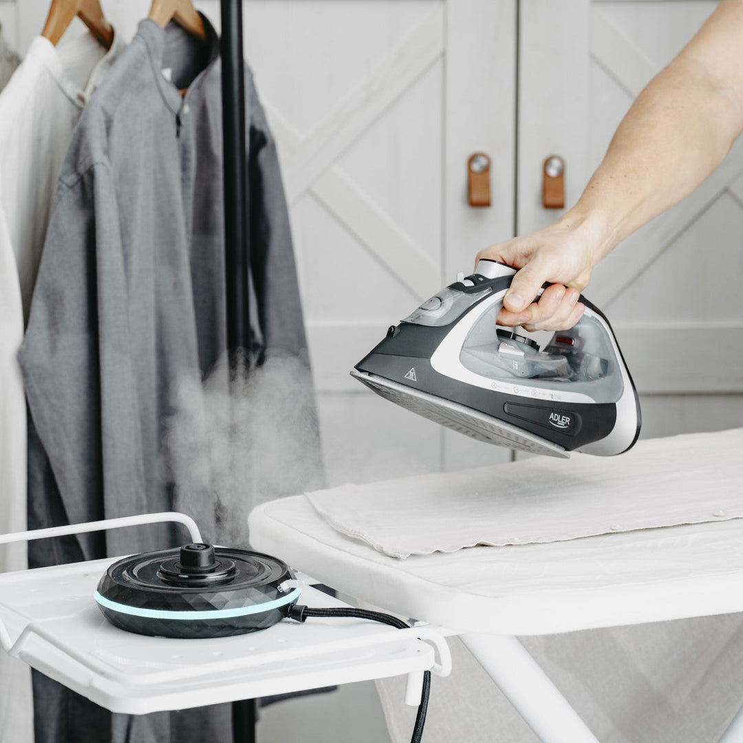 Adler steam iron, cordless, ceramic soleplate, 2800W, AD 5043