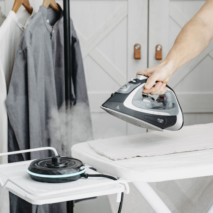 Adler steam iron, cordless, ceramic soleplate, 2800W, AD 5043