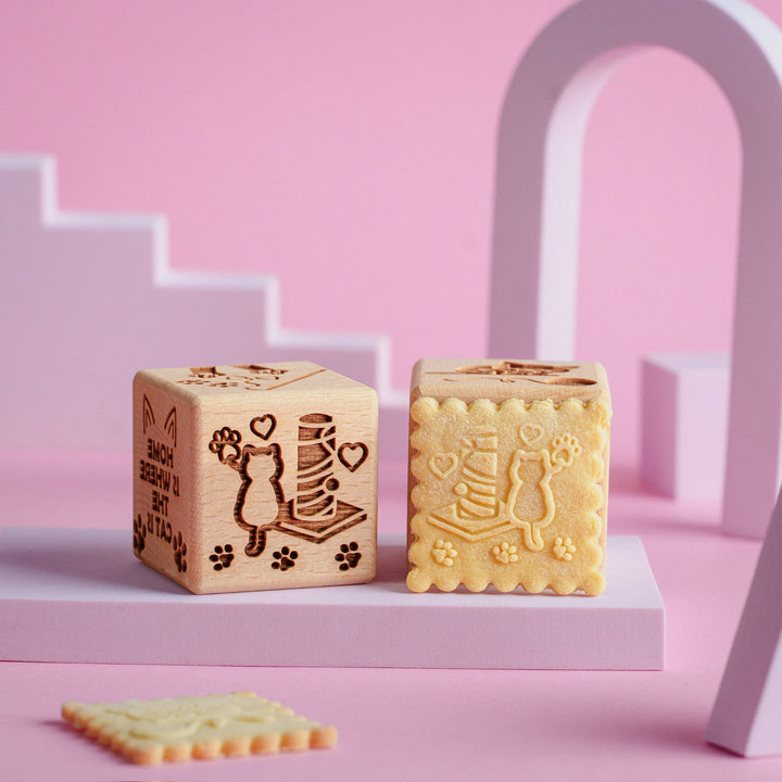 Goody Woody engraved cake cube, 6 cm, beech wood, 6 designs, cats