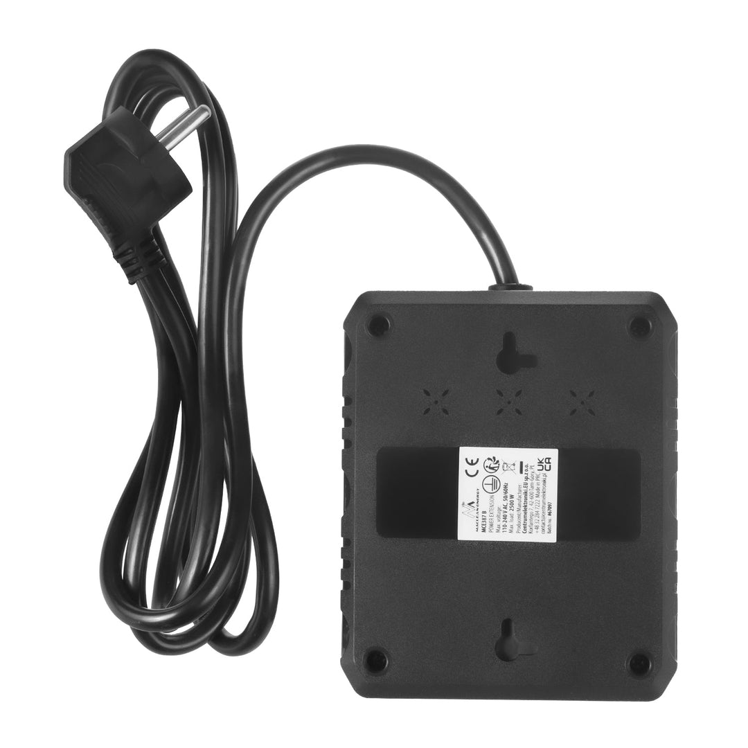 Maclean power strip, extender 2 sockets + 3xUSB, 110-240V AC 50/60Hz, 2.1A max 2500W, 1.5m, black, MCE387 B