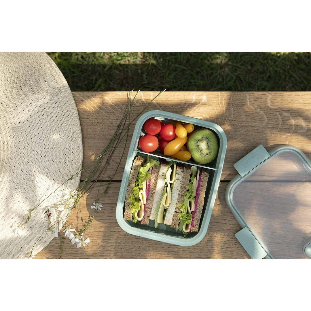 Curver food container, leak-proof lid, valve in lid, 100% recycled, can be used in microwave, 250003