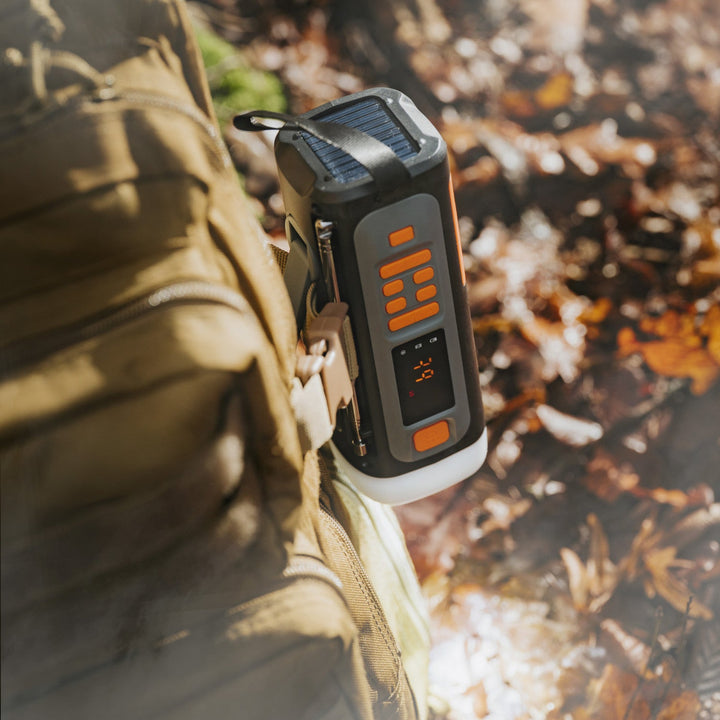 Adler emergency radio, with solar panel, crank and power bank, Bluetooth 5.0, 4W LED flashlight, 4500 mAh, AD 1920