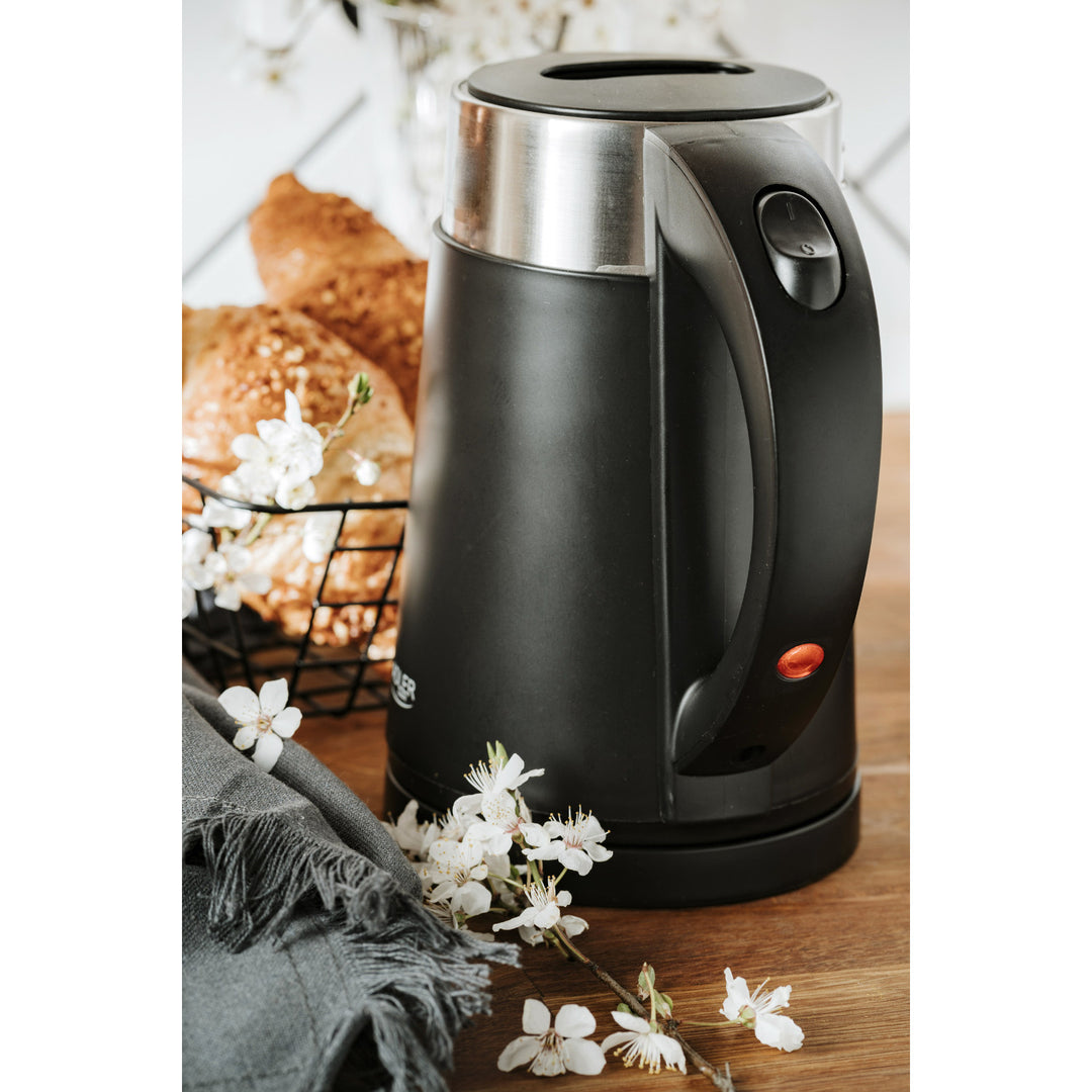 Adler Electric Kettle, Metal, 0.6 L, Quiet, 800 W, Black. AD 1372