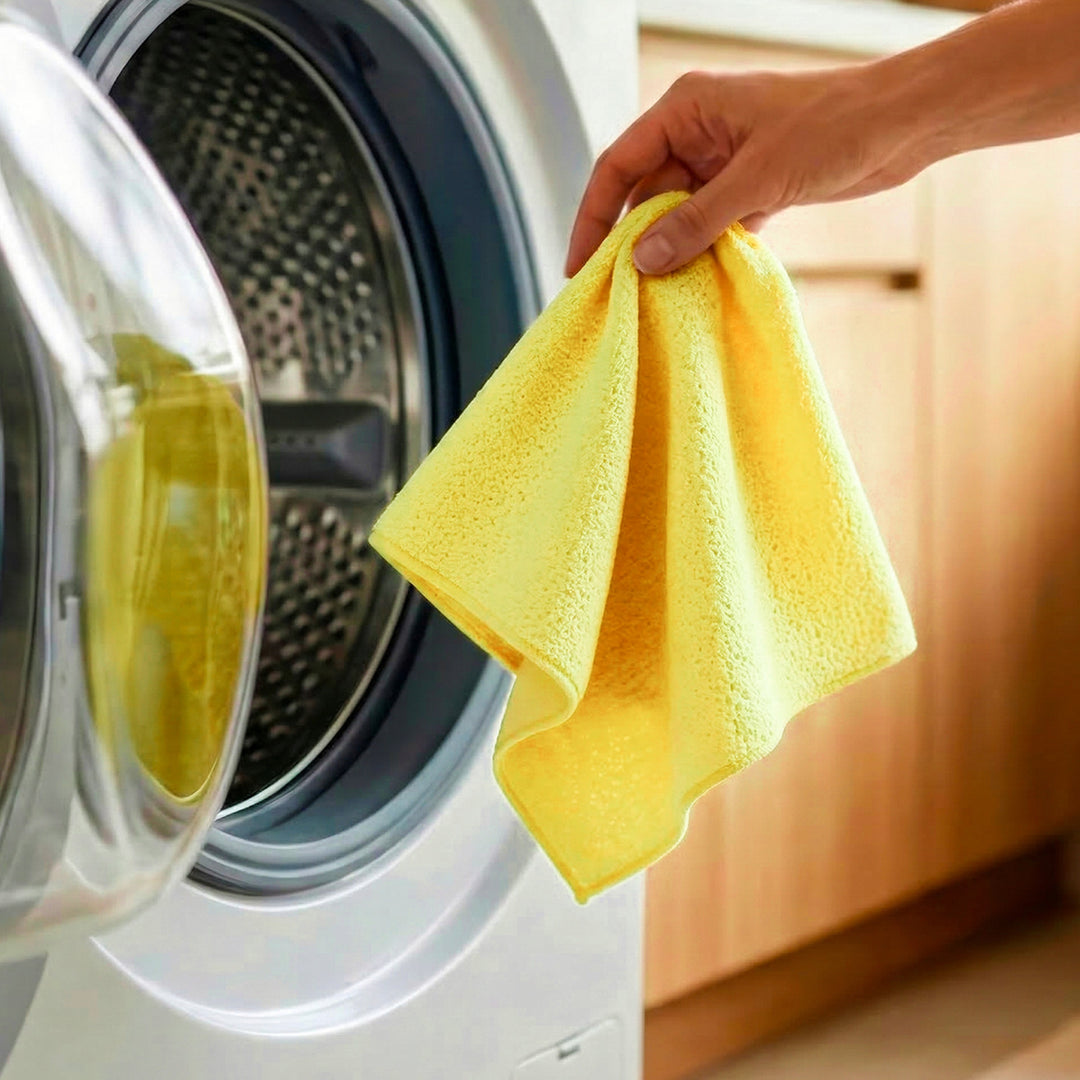 Vileda Actifibre Pro cloth for glass and windows, machine washable, PVA coating, leaves no streaks or water spots, cleans with just water, 183298