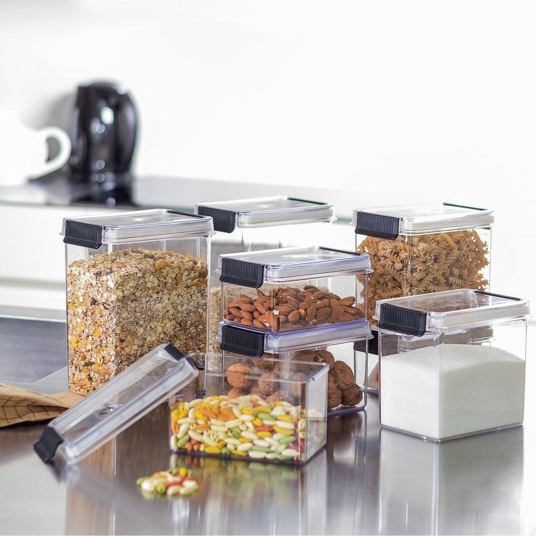 Plast Team Oslo 1.2L container with clips for loose products
