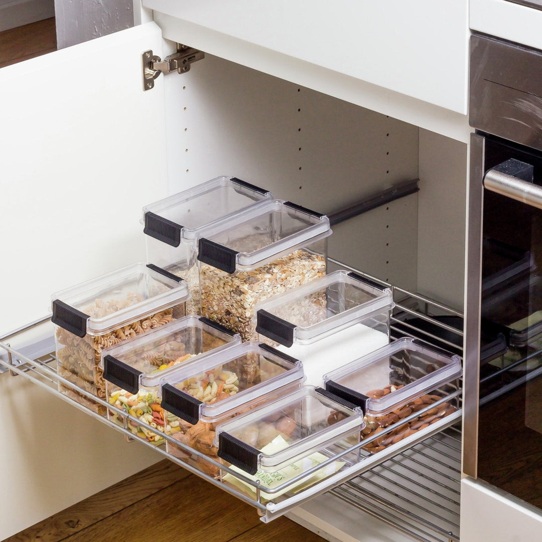 Plast Team Oslo 1.7L container with clips for loose products
