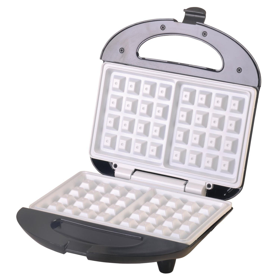 Camry CR 3019 1000W waffle maker with ceramic coating