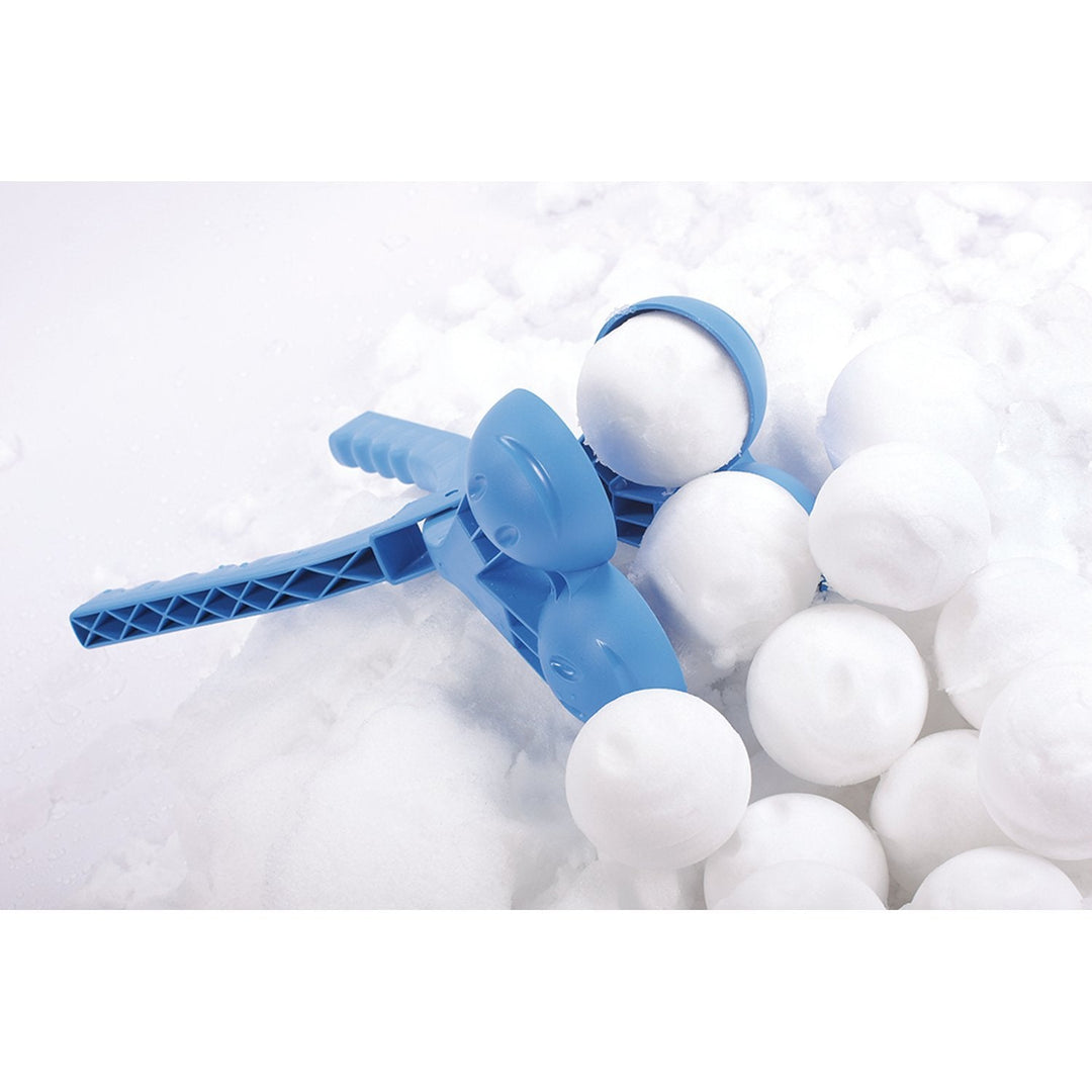 Snowballee 2 Snowball maker - a necessity when organizing snow battles in the fresh air