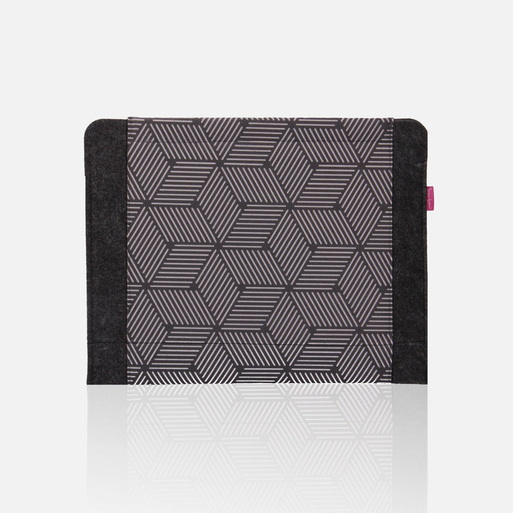 Laptop sleeve for an 11-inch notebook, made of eco-friendly felt, with a "Cube" print design