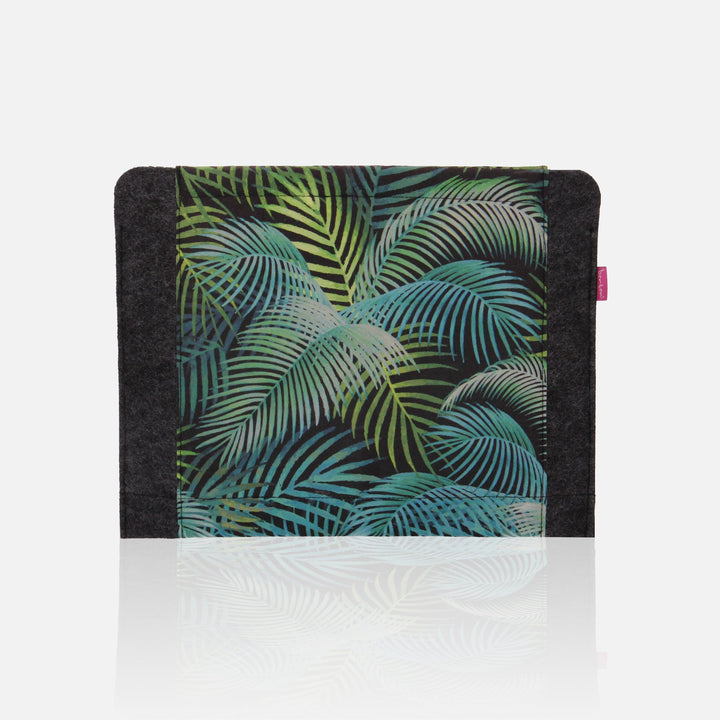 Laptop sleeve for an 11-inch notebook, made of eco-friendly felt, with a "Mallorca" print