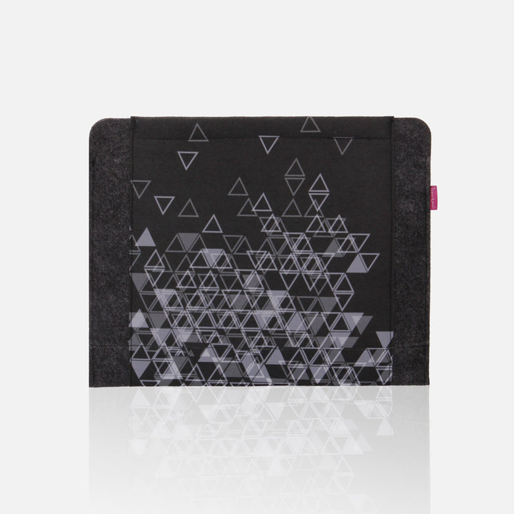 Laptop sleeve for an 11-inch notebook, made of eco-friendly felt, with a "Triangle" print design