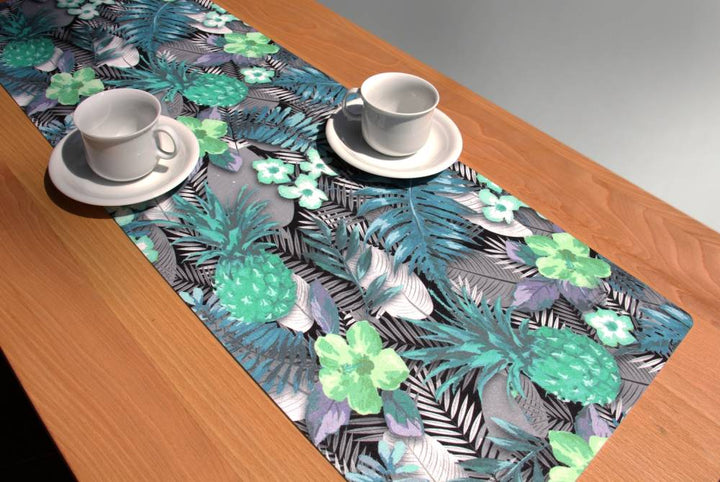 Bertoni table runner, eco-friendly felt, dimensions 95x33cm, Lambada Green print pattern