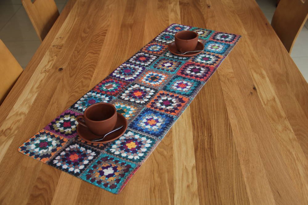 Bertoni table runner, eco-friendly felt, dimensions 95x33cm, Frania print pattern
